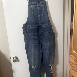 No boundaries distressed boyfriend overalls